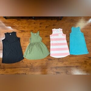 Women’s medium casual sleeveless dresses